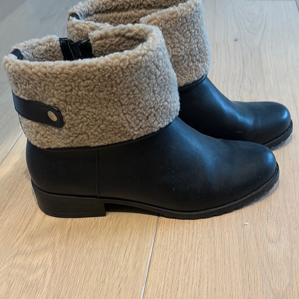 Women's Black and Tan Ankle Boots